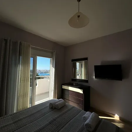 アパート Mimosa Luxury Sarandë